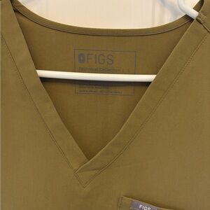 Figs Scrub Top VGUC PO#2396 Martini Olive